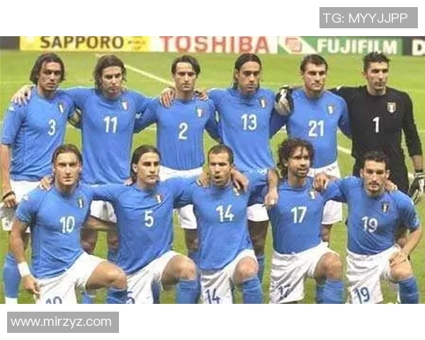 最强后卫五号足球明星的传奇之路与辉煌成就解析